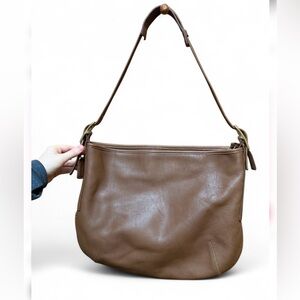 Elegant Brown Leather Shoulder Bag